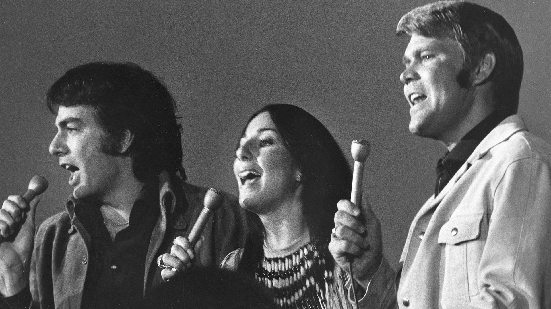 Photo of Glenn Campbell singing