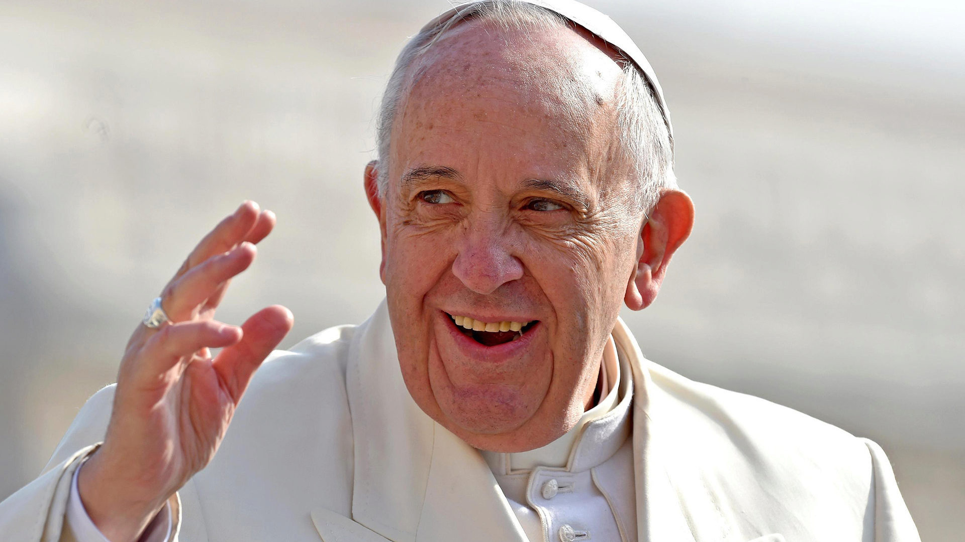Photo of Pope Francis waving