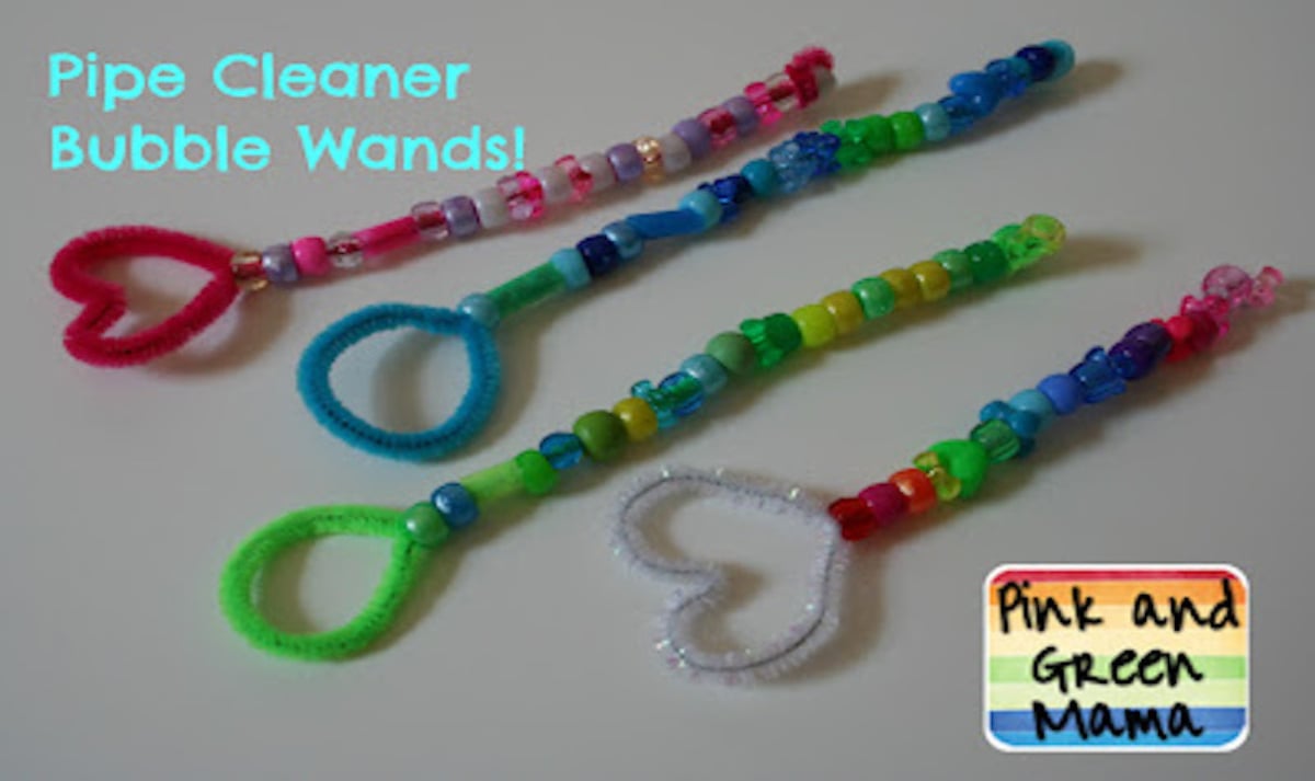 Pipe cleaner bubble wand