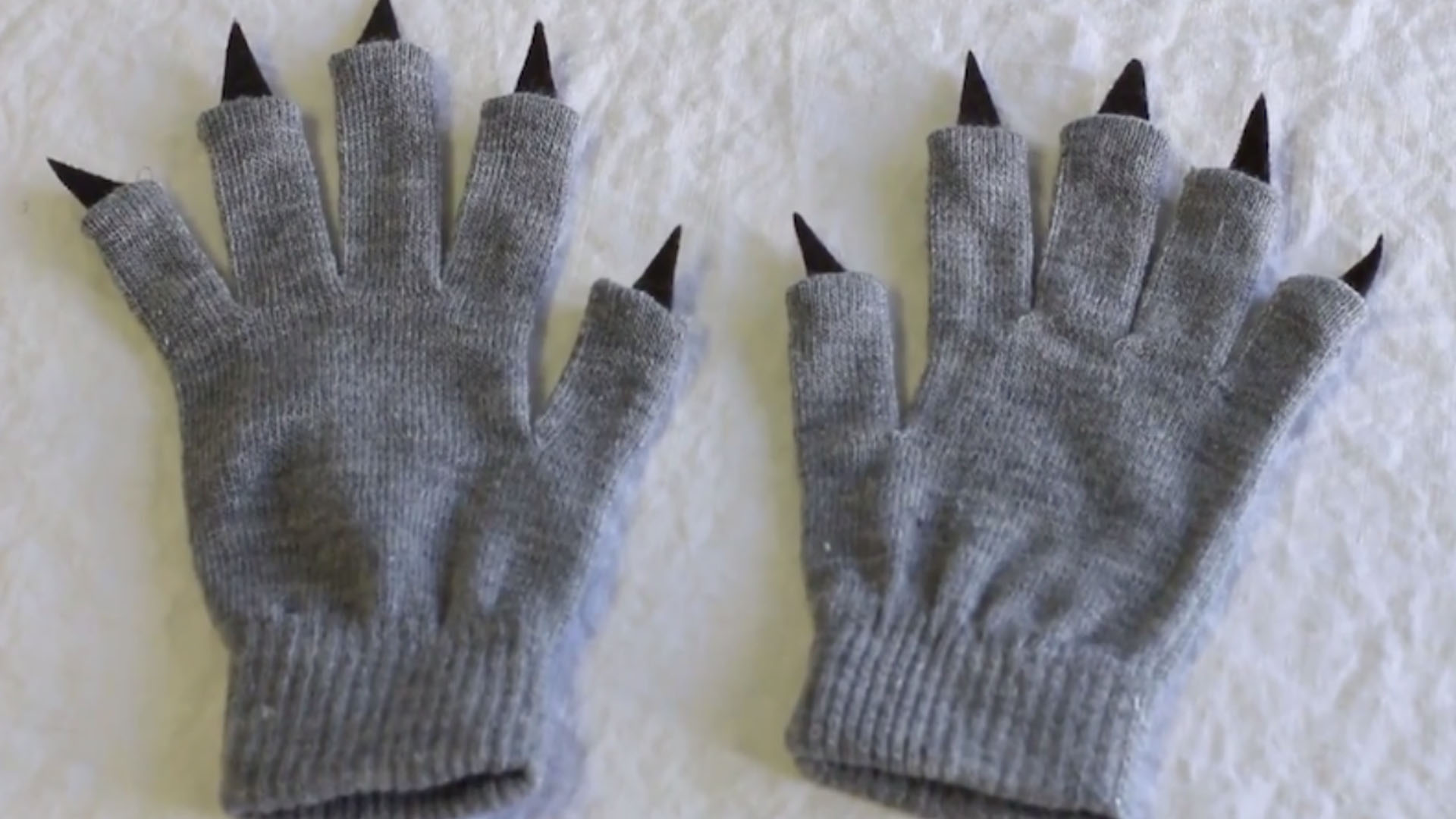 Monster claw gloves