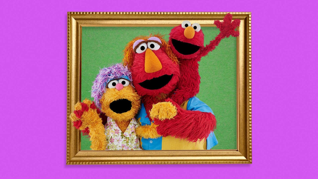 Sesame puppets family photo